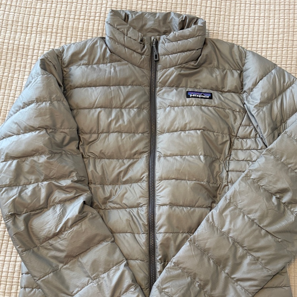 Patagonia Women's Light Olive Green Puffer Jacket